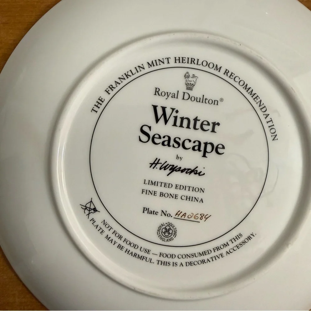 Royal Doulton Winter Seascape Plate - White - Picture 3 of 4